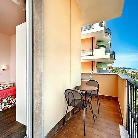 Bahia Hotel 4*